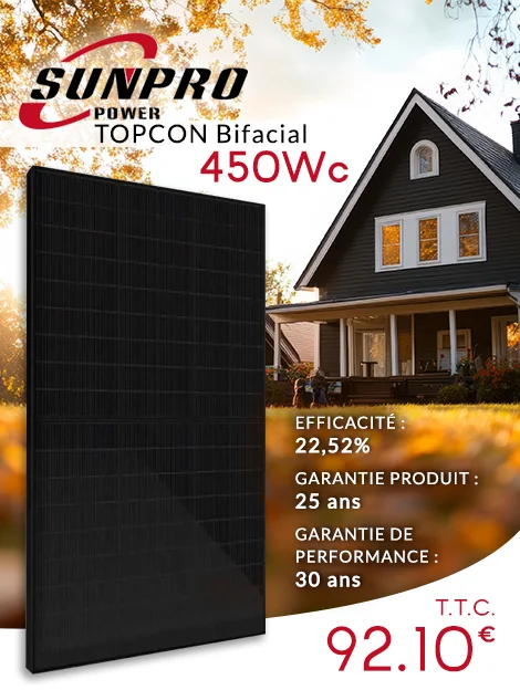 Panneau solaire Sunpro Power.Cellules TOPCON Bifacial de 450Wc sur un fond d'automne avec une maison en arrière plan. Efficacité : 22.52%, garantie produit: 25 ans et garantie performance de 30 ans. Prix: 92.10€ T.T.C.